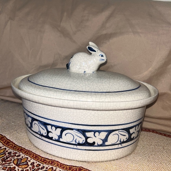 Dedham Pottery The Potting Shed Rabbit EUC Made in USA Teapot and Casserole Dish - Picture 7 of 13